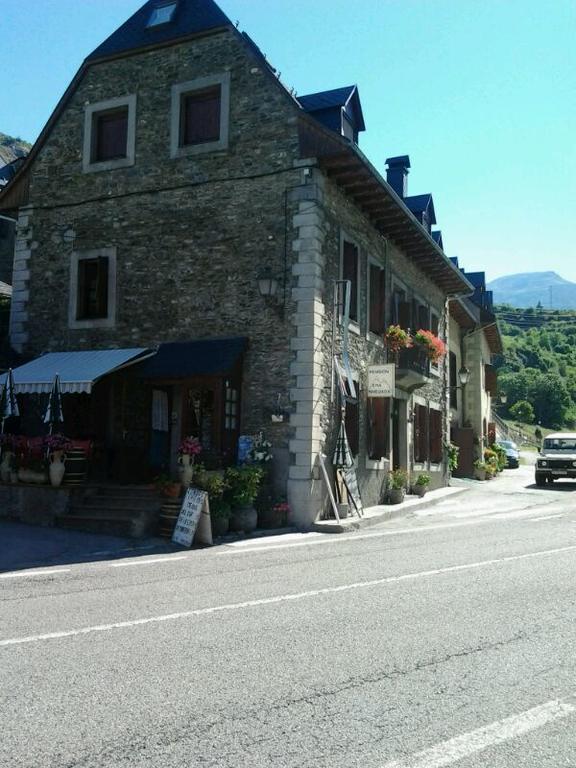 Alojamiento Rural Ostau Era Nheuada Aubert Exteriör bild